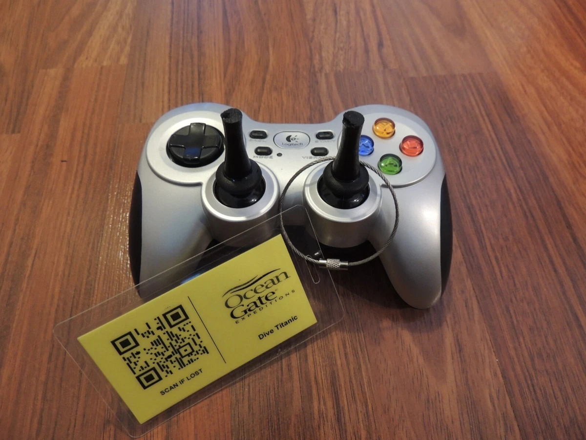 Customized Logitech F710 Wireless Gamepad with Titanic Ocean Gate Luggage Tag |