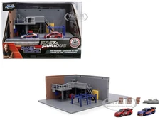"FAST & FURIOUS" HAN'S GARAGE DIORAMA WITH 2 CARS SET BY JADA 36403