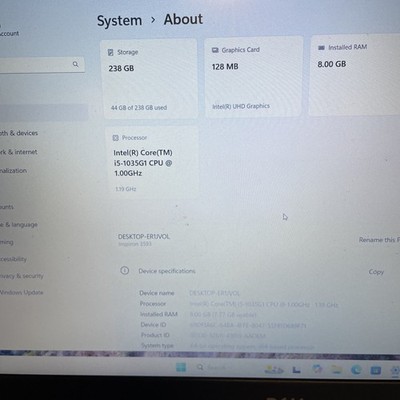 Dell Inspiron 15 3593 - 15.6'' Laptop - i5-1065G7 8GB RAM 256GB SSD - Windows 11