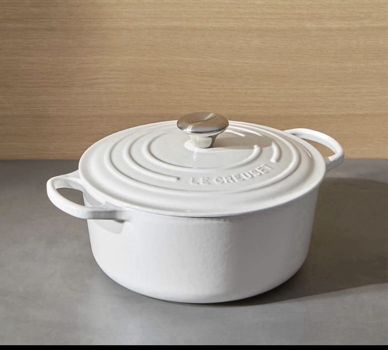 Le Creuset 2.25 qt Signature Round Dutch Oven