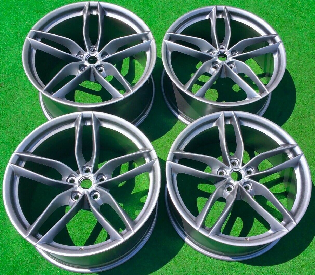Ferrari 488 Wheels Set Gray