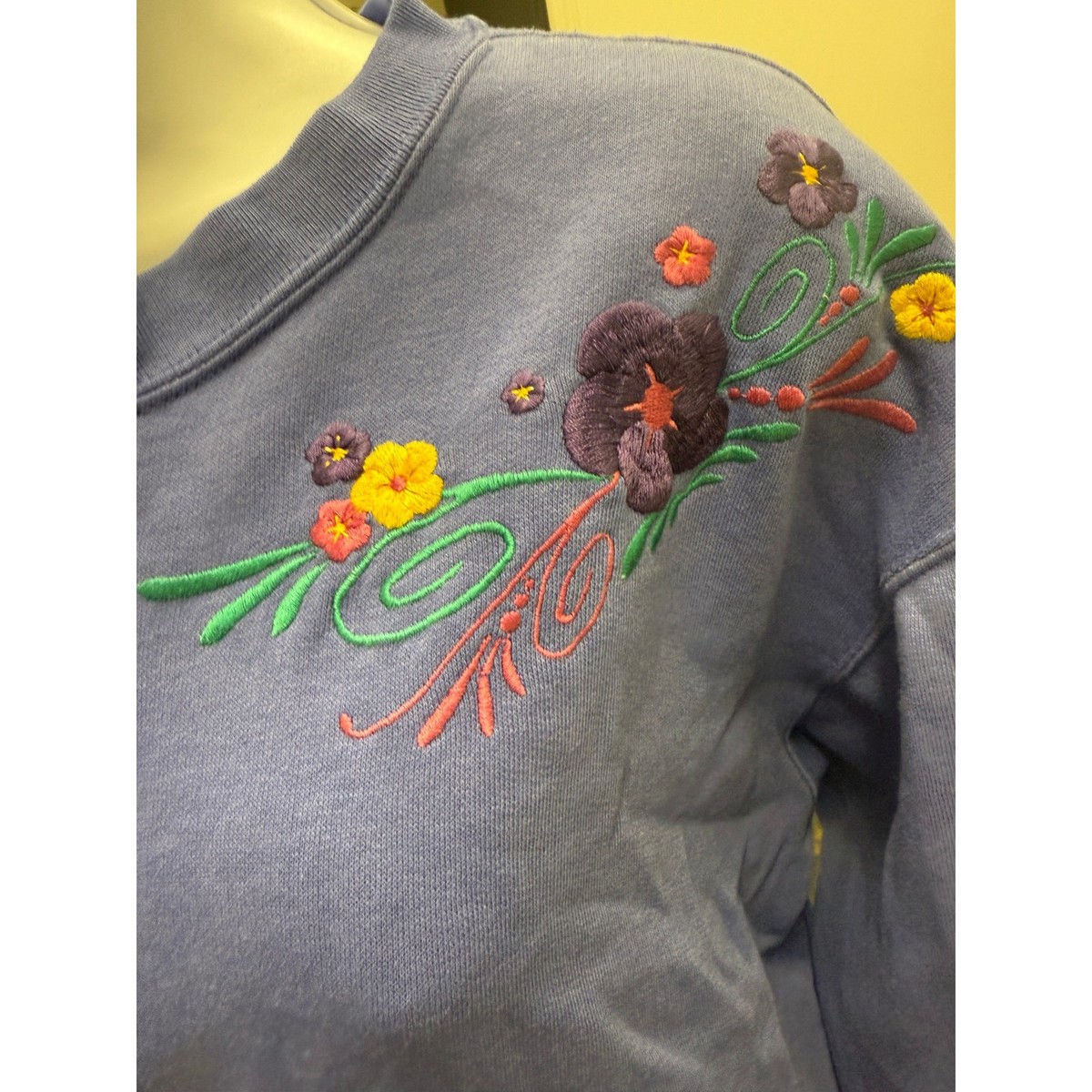 VTG Pacer Womens L embroidered Button Cardigan Sweatshirt Floral 