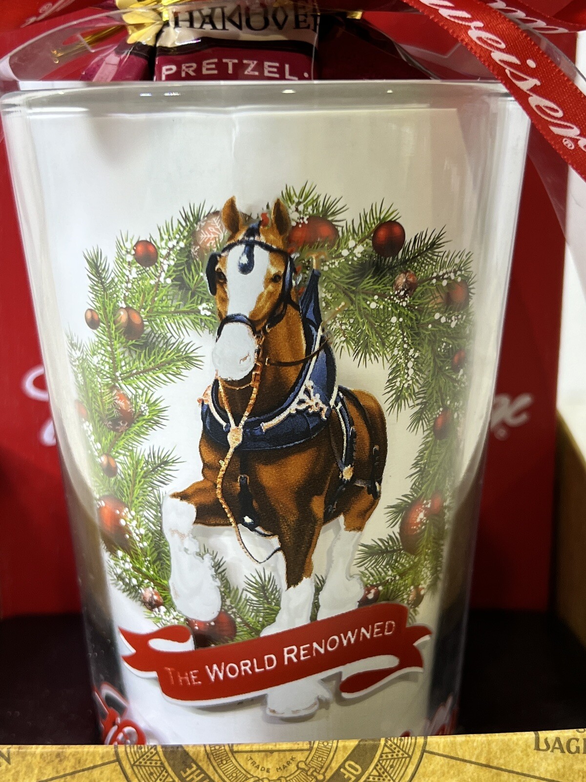 BUDWEISER GIFT SET WOOD & METAL WALL MOUNT BOTTLE OPENER & PINT GLASS