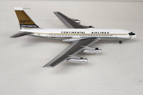 Aero Classics 200 Boeing 720B Continental Airlines N57203 Ref: AC211330 - Picture 4 of 4