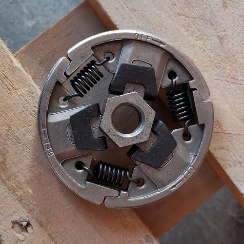Frizione per motosega Stihl 024 S SW SWVH 026 MS 291 C W WVH / 11211602051 Frizione per motosega Stihl 024 S SW SWVH 026 MS 291 C W WVH / 11211602051
