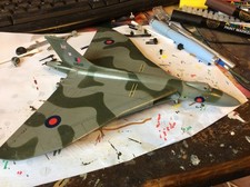 Trumpeter 1/144 Avro Vulcan XH558 wheels down for repair