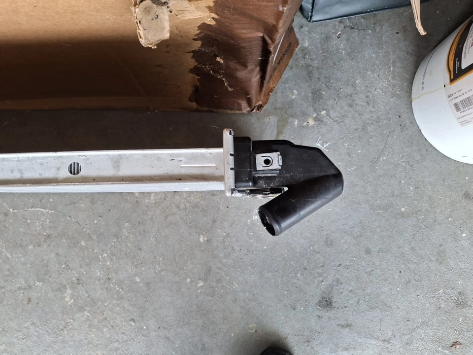 ACDelco 21404 - GM Original Equipment Engine Coolant Radiator Cadillac  - Image 4 of 4