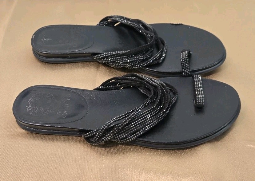 Women's Black Vince Camuto Edwinny Toe Ring Strappy Sandals Size 9M/39