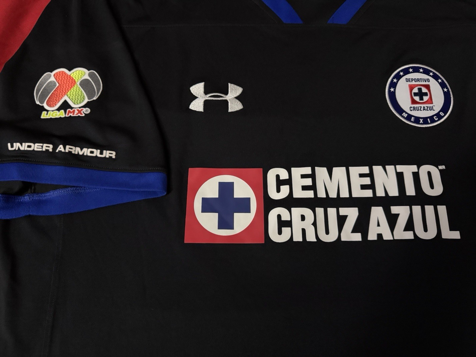 Cruz Azul Alternative & Goalkeeper Under Armour Jersey 2017/2018, Liga MX Patch thumbnail 2