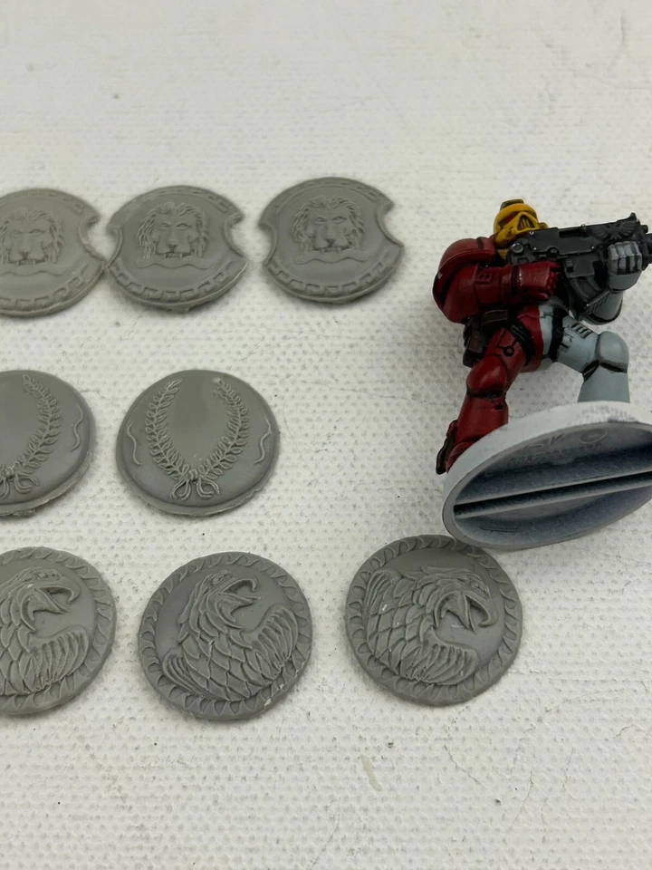 Max Mini Shield Bits (20) Resin Eagle Lion and Palms 28mm Miniature Scale - Image 2 of 4