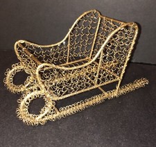Cute Christmas Sleigh Centerpiece With Twisted Gold Wire And Glitter 7 1/2  