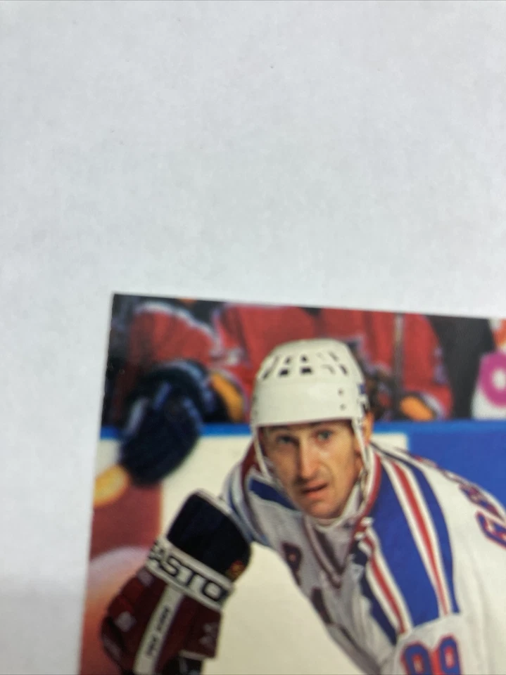 Wayne Gretzky 1997 Fleer/Skybox Ultra Card # 106 Nice - Image 3 of 4