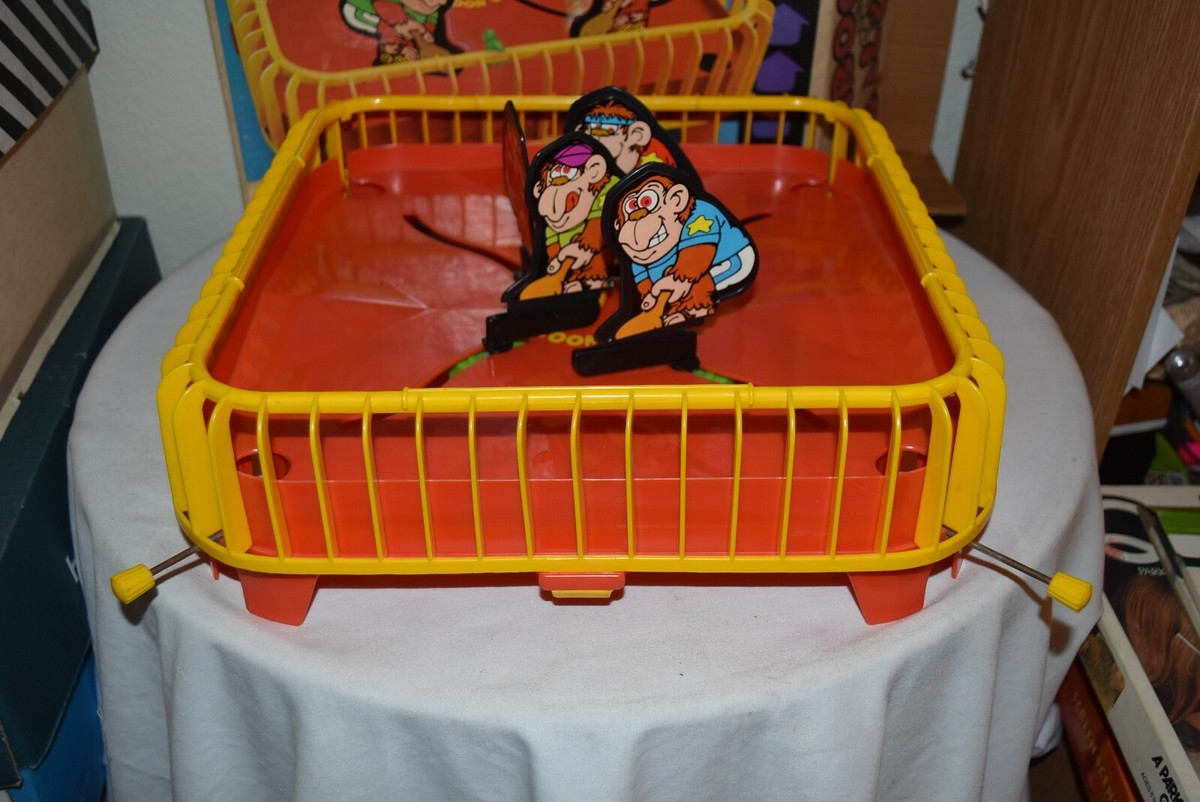VINTAGE 1981 HASBRO Baboon Ball Hockey GAME in BOX USA RETRO Parts