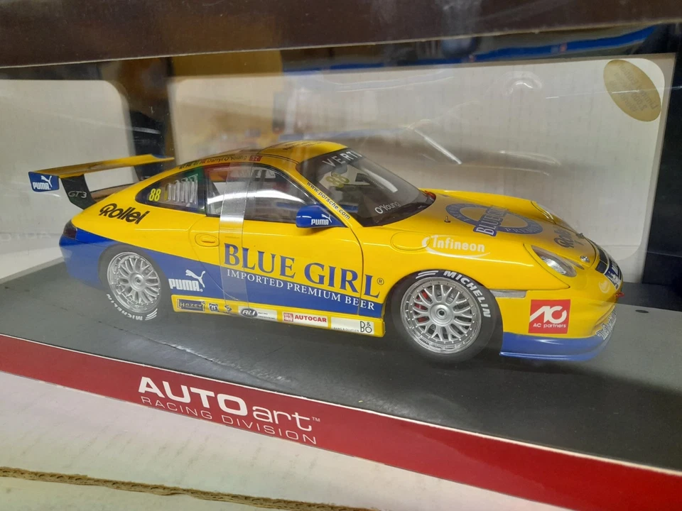 Autoart 80574 Porsche 911 (996) GT3 #88 winner Macau Cup 2005 1/18 - Immagine 2 di 2