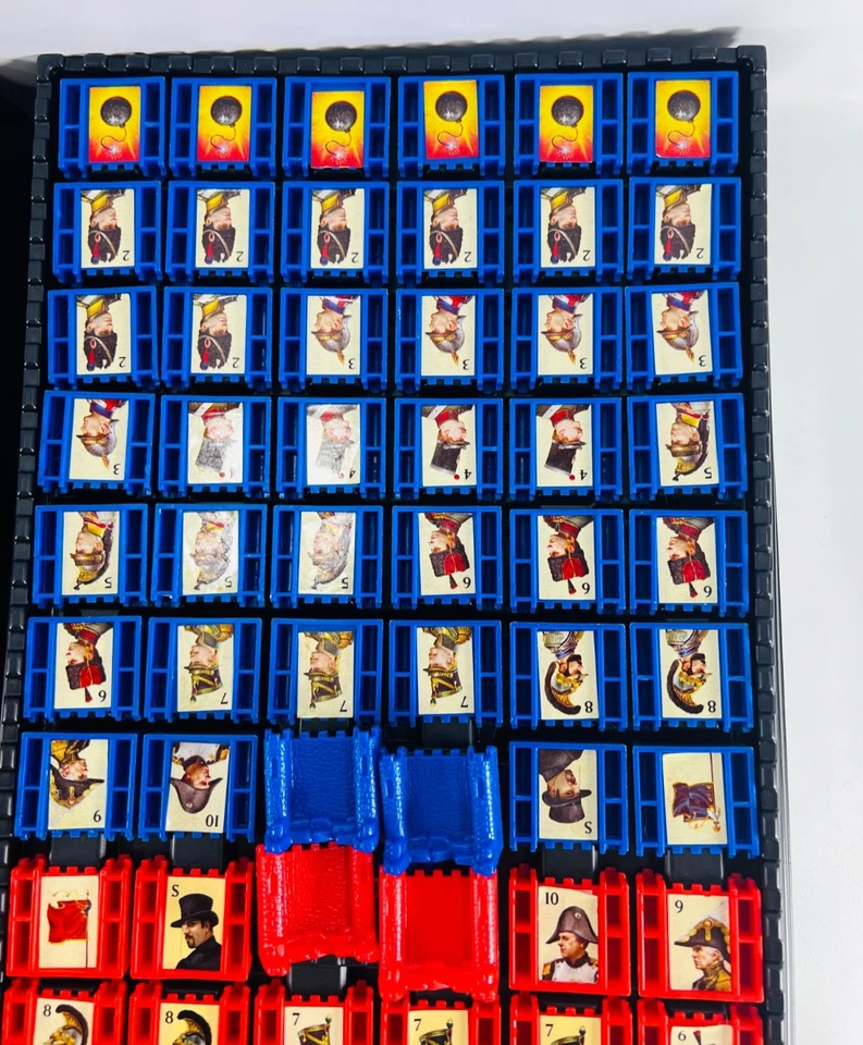 Stratego 1999 Juego de Mesa Lote de 167 Piezas de Juego de Repuesto de Plástico Rojo/Azul Foto 4 de 4