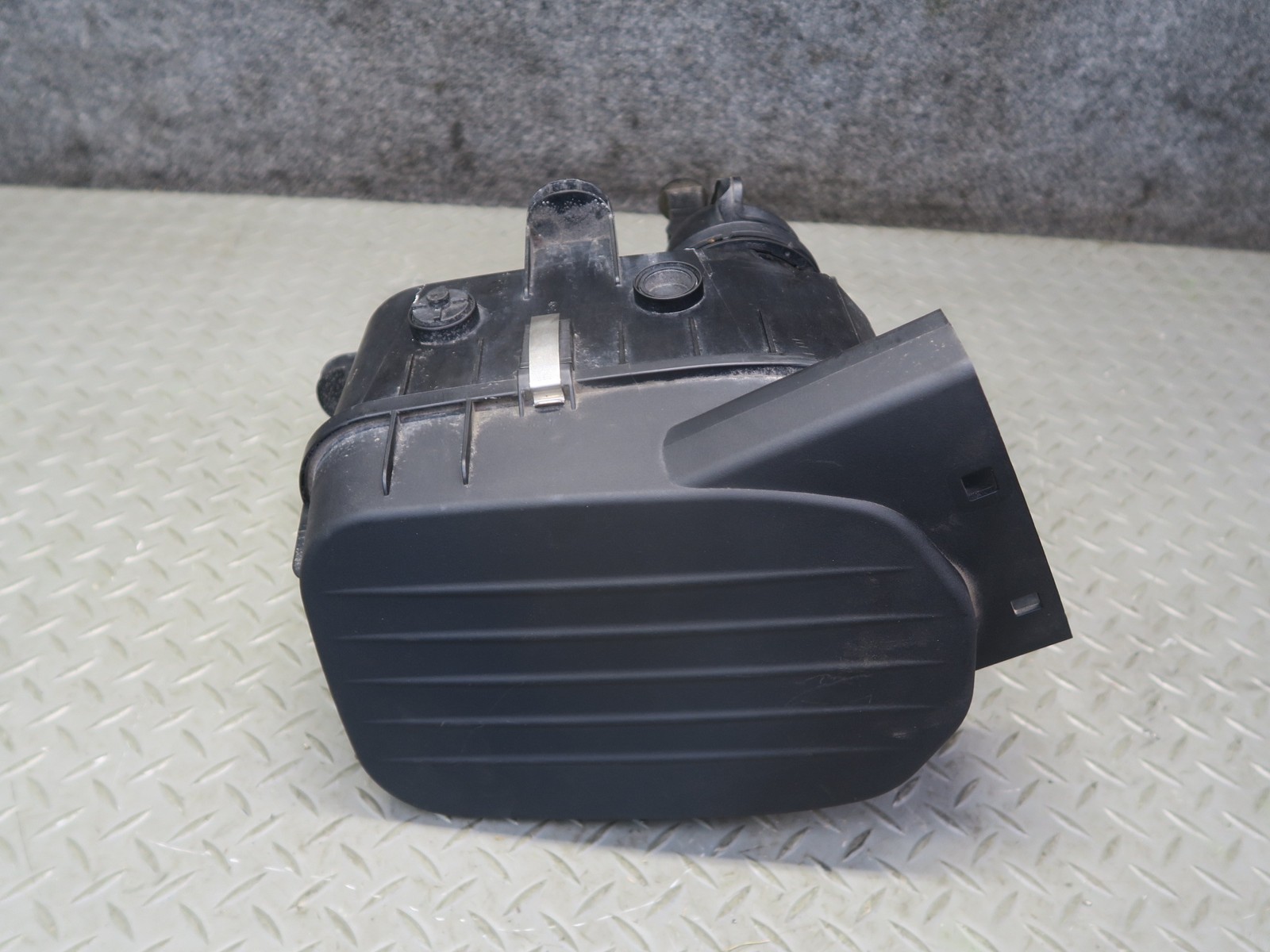 Maserati Quattroporte S Q4 2017-2021 Left Air box top