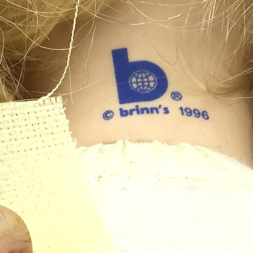 Vintage Brinns gruselig, weinend 1996 Porzellan Puppe mit blonden Haaren & Spitzenkleid - Bild 2 von 9