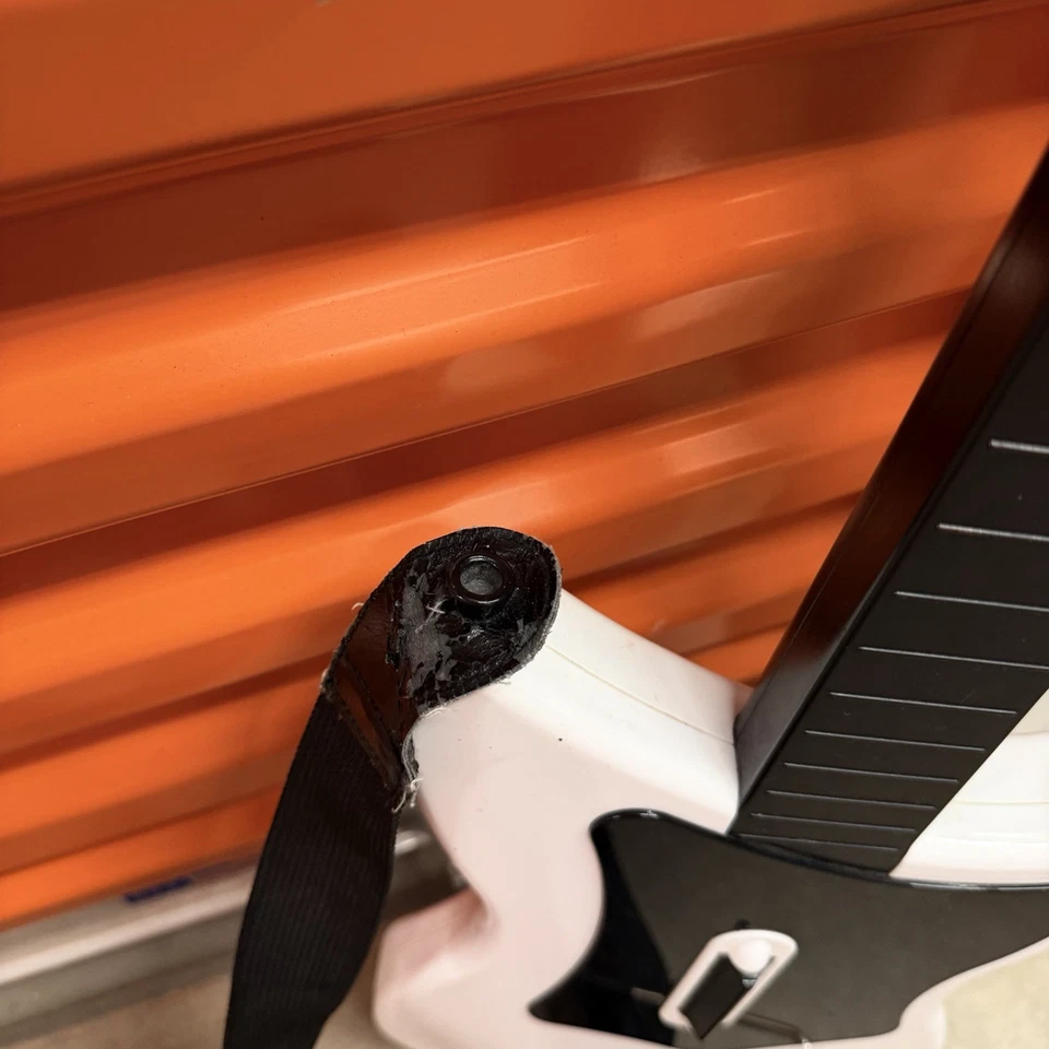 PS2 красный октановый гитара герой беспроводной гитара белый с ремнем 95025 * без ключа * - Изображение 2 из 4