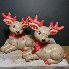 2 Vintage Kimble Mold Quilted Reindeer Ceramic Christmas 1988 Hollies Retro