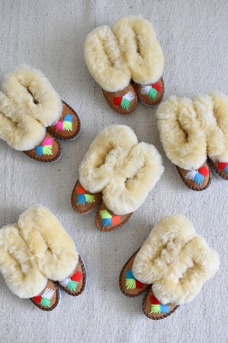 Lucky Dip Lammfell Mokassines Hausschuhe Naturleder flauschig warm leichtes Fell - Bild 3 von 5