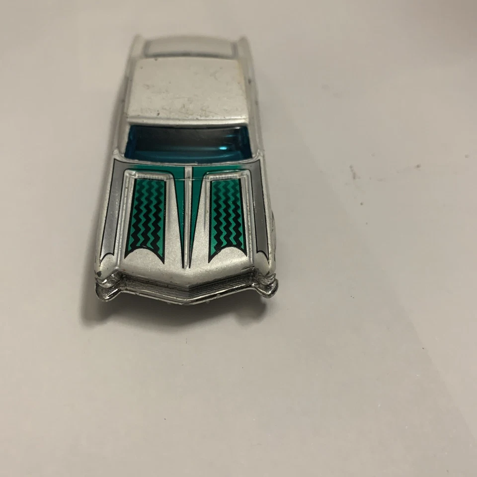 Coche muscular Hot Wheels 2003 Concrete Cruisers Buick Riviera '64 blanco diecast Foto 2 de 4