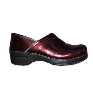 dansko maroon clogs