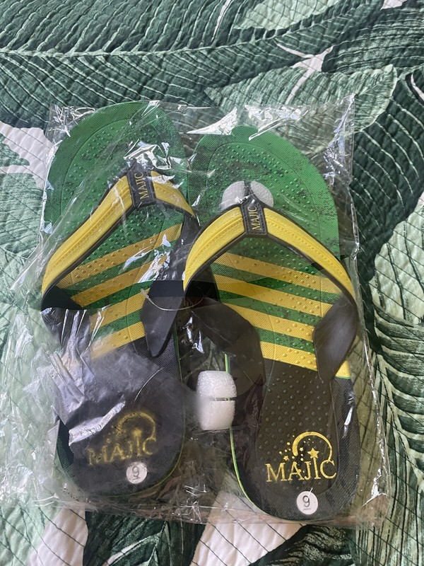 BRAND NEW JAMAICAN FLIP FLOPS SZ 10
