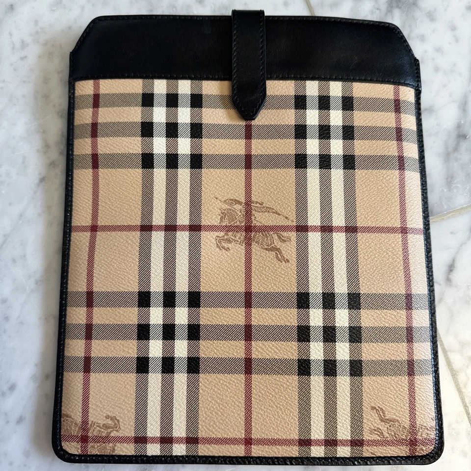 Burberry Tablet Case Nova Check Muster, 20cm breit/24 cm hoch