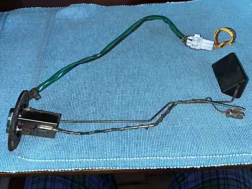 85-89 Toyota 4Runner Fuel Sending Unit Float Level Guage 22RE 3VZE OEM Japan