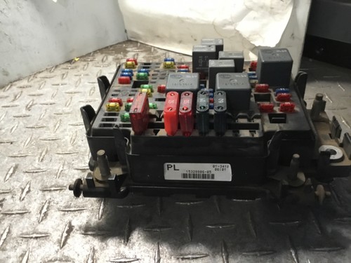 2000 2001 2002 Gmc Sierra 1500 Fusebox Fuse Box Relay Module OEM 12135 - Picture 4 of 6