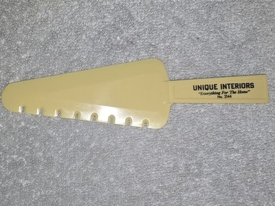 Vintage UNIQUE INTERIORS Everything For The Home Advertising Plastic Pie Slicer
