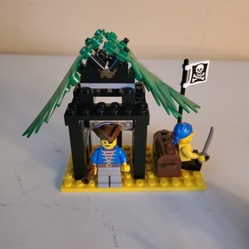 Lego 6258 Pirate Smuggler's Shanty Set Complete With Instructions