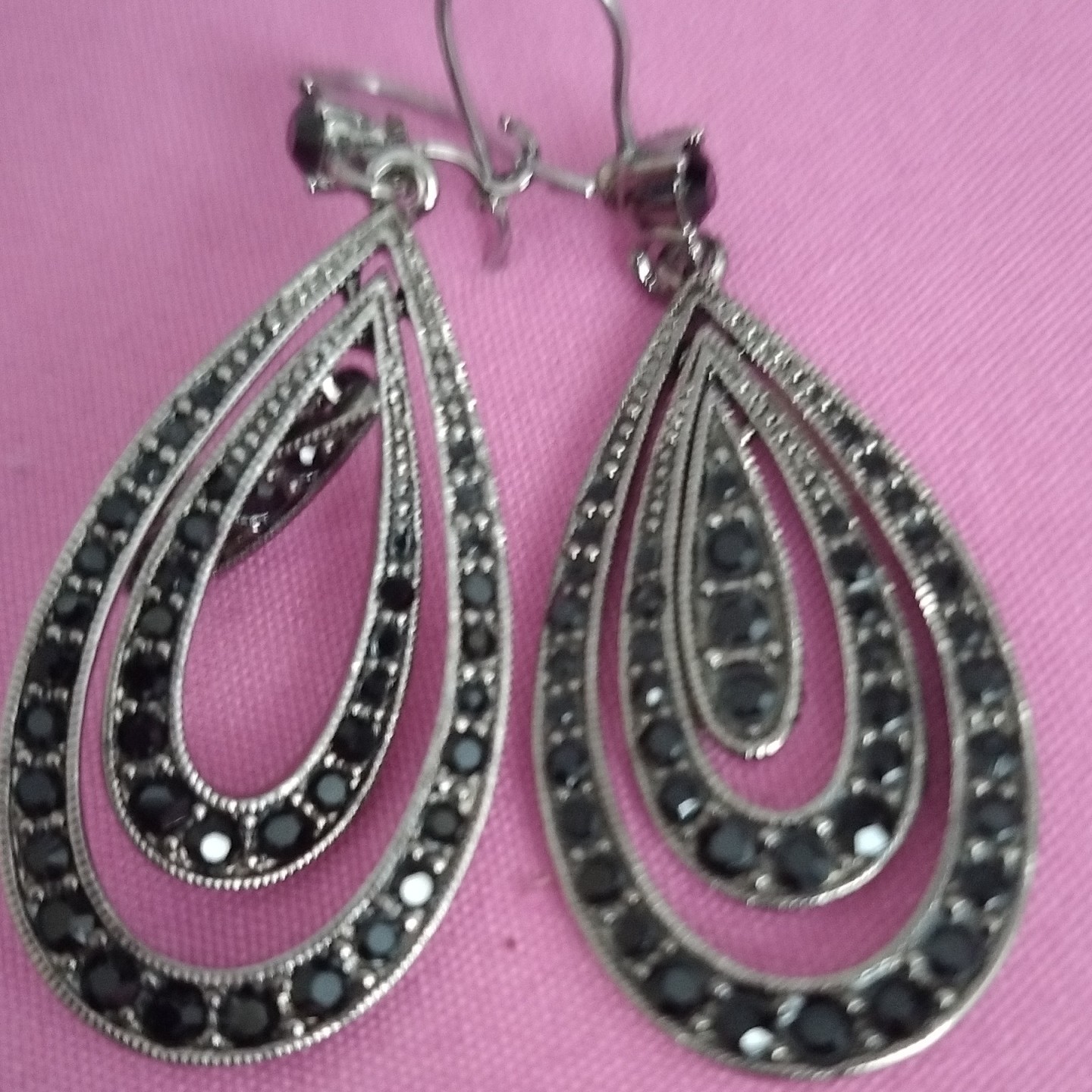 Silver Tone Metal Teardrop Dangle Drop Hook Earrings Black Round Stone