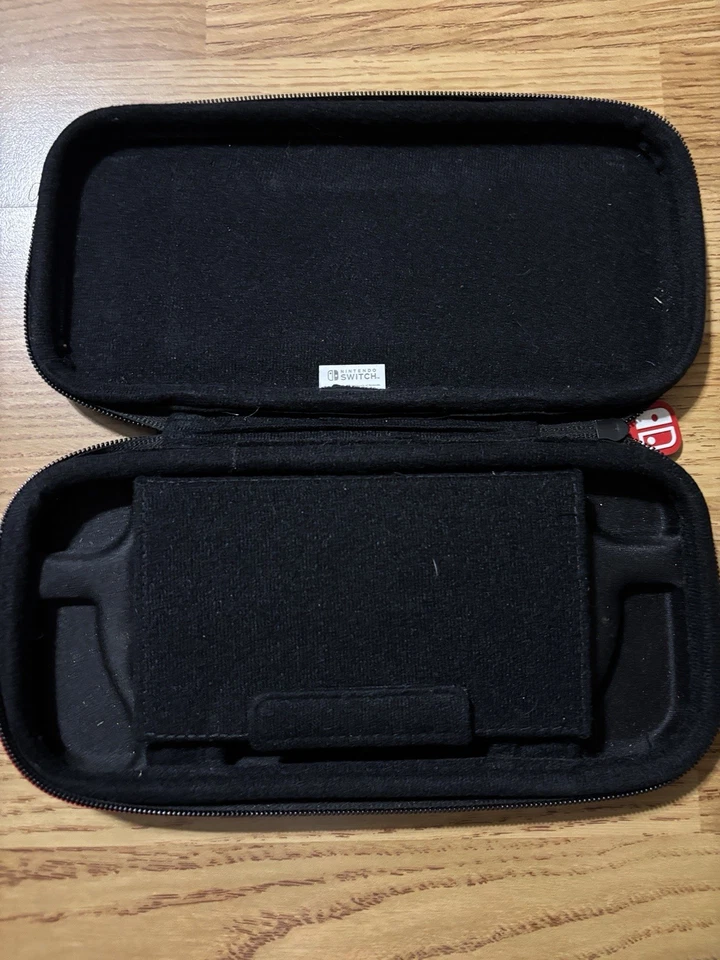 Traveler Case For Nintendo Switch - Image 2 of 4