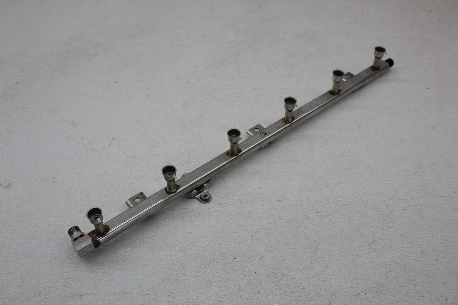 99-01 FERRARI 456 M LEFT SIDE GAS FUEL INJECTOR RAIL