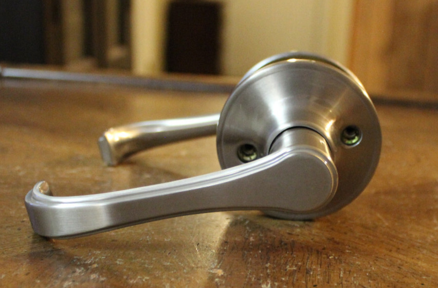 Schlage J10TOR619 Torino Passage Door Knob Handel Lever Righ, Left Satin Nickel