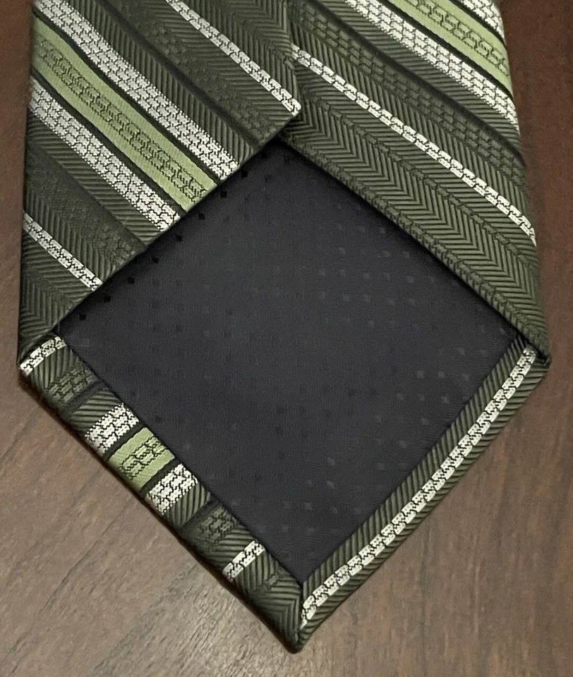 Corbata de cuello para hombre Laurant Bennet Milano verde 100 % poliéster hecha en China Foto 2 de 4