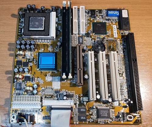 Jetway J-6LXBN + Celeron MMX 446MHz + 65MB Ram - Picture 1 of 11