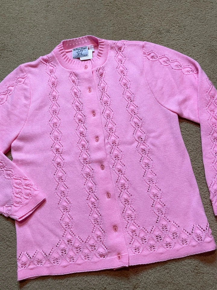 Nuevo de Colección Años 70 College Point Rosa Acrílico Crochet Tejido Abuela Cárdigan Suéter S Foto 3 de 4
