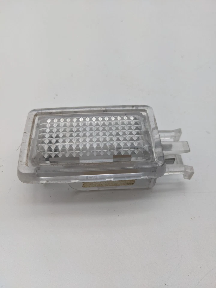 Задний правый фонарь в сборе для салона со стороны пассажира 99-03 Ford Windstar - Изображение 2 из 4