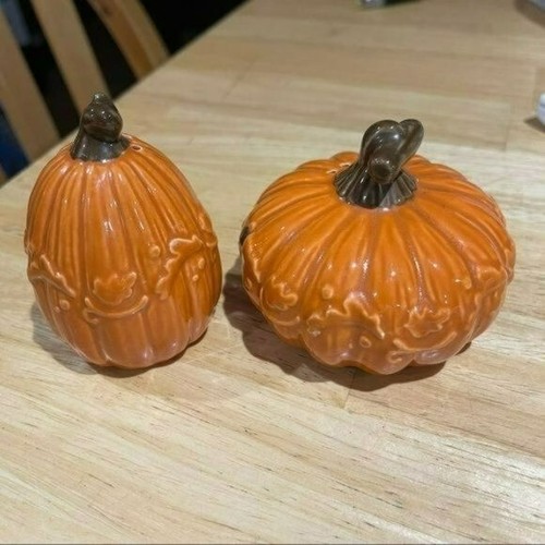 Pumpkin Salt And Pepper Shakers Set - Picture 4 of 4