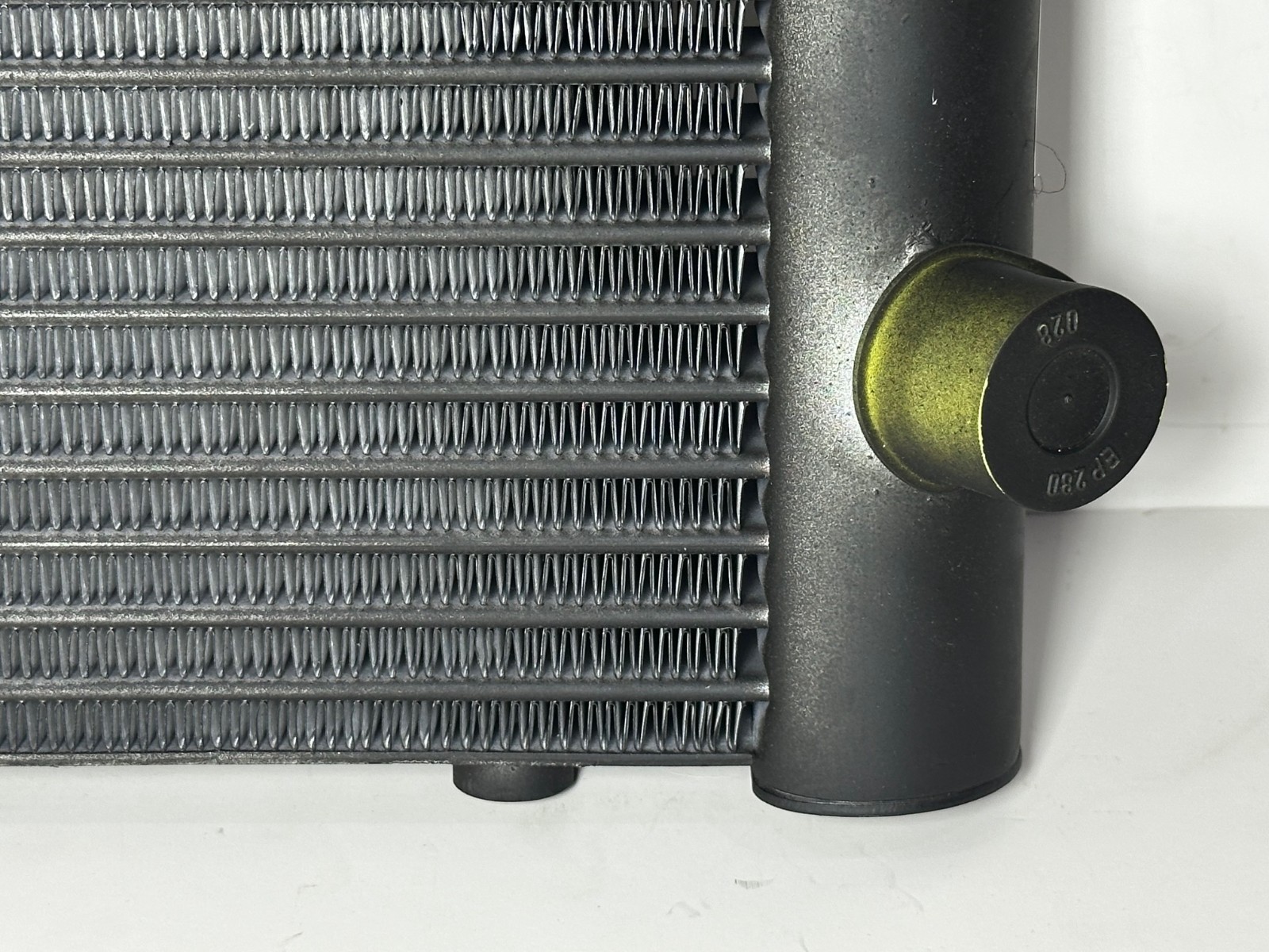 NEW 2011-2018 BENTLEY FLYING SPUR V8 RIGHT FRONT ENGINE OIL COOLER 4W0117021 OEM