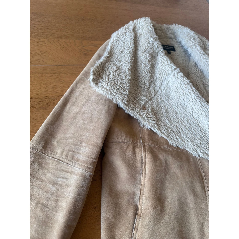 Vintage suede collared cape jacket  - Image 3 of 4