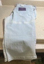 H566 Woman's Classic Fit Capri Jean Gloria Vanderbilt Amanda 16 Stretch NWT