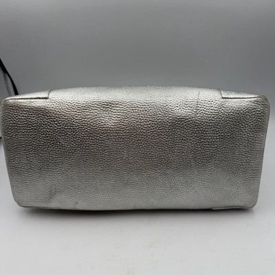 Ted Baker Silver Leather Shoulder Bag Pink Bow Lining Zip  display picture 1