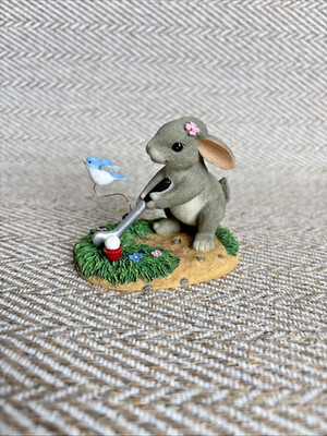 Charming Tails KEEP YOUR EYE ON THE BIRDIE Bunnie Rabbit Golfing Figurine