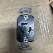 P&S Pass & Seymour L1220-R Single Turnlock Receptacle 3P3W 20A L1220R