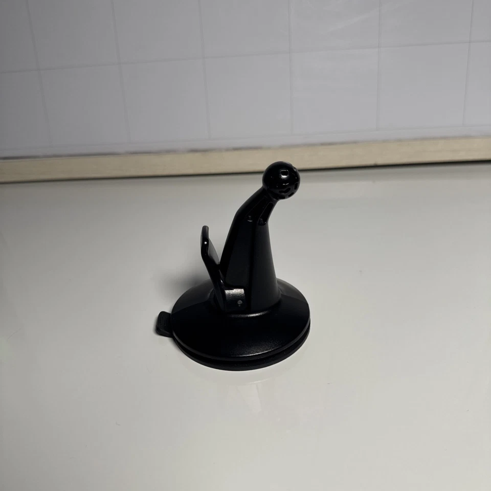 Garmin Nuvi 145-01615-10 GPS Navigation System Unit Mount & Car Charger bundle - Image 4 of 4