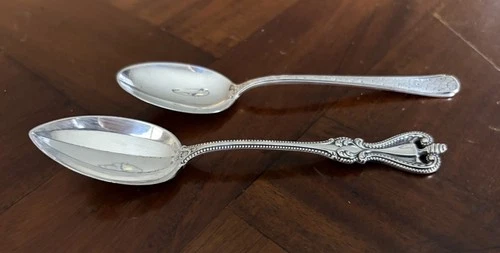 2 Vintage Towle old colonial & Old Brocade sterling  teaspoons 53g