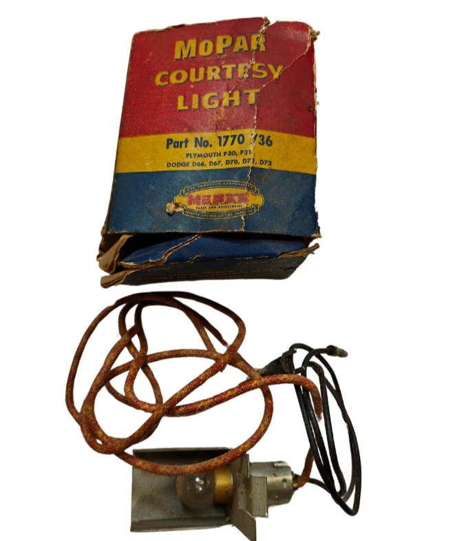 Luz de lámpara de cortesía Dodge Plymouth Coronet Belvedere 1955-1958 1770736 nueva de colección Foto 2 de 4